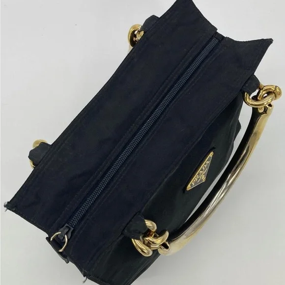 Prada bag - Picture 10 of 14